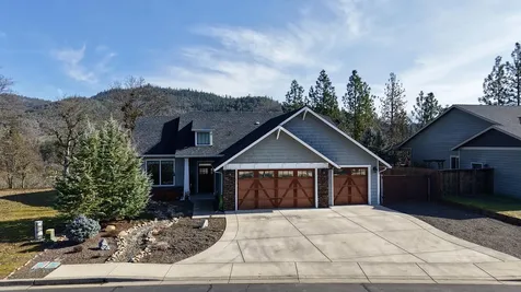 209 White Oak Way Shady Cove OR 97539