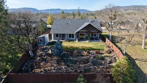 209 White Oak Way Shady Cove OR 97539