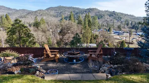 209 White Oak Way Shady Cove OR 97539