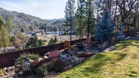 209 White Oak Way Shady Cove OR 97539