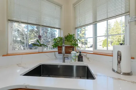 5028 Sora Loop Klamath Falls OR 97601