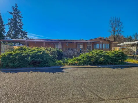 1061 Lee Roze Lane Grants Pass OR 97527