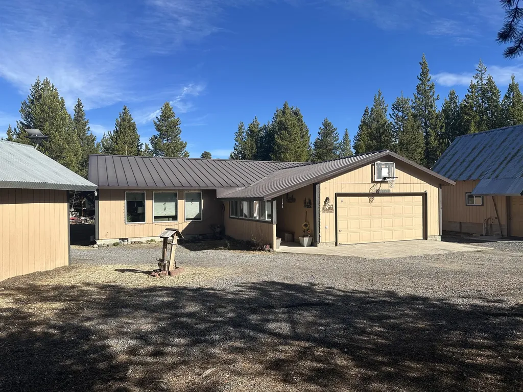 123977 Surveyor Road Crescent Lake OR 97733