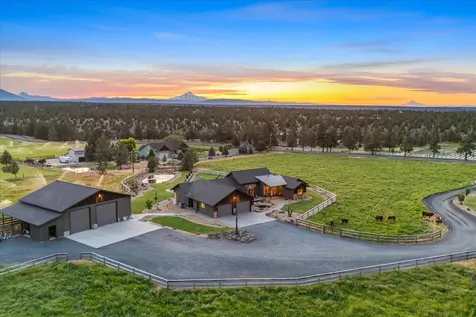 6150 NW Kingwood Avenue Redmond OR 97756