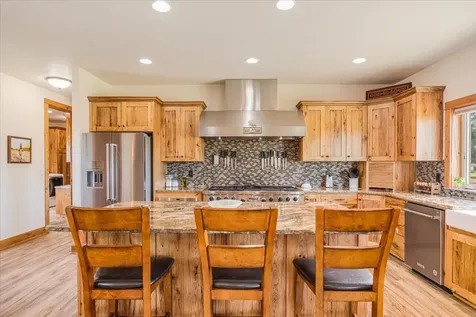 6150 NW Kingwood Avenue Redmond OR 97756