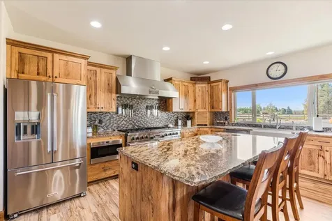 6150 NW Kingwood Avenue Redmond OR 97756