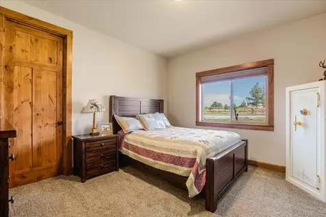 6150 NW Kingwood Avenue Redmond OR 97756
