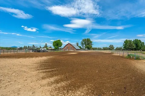 6150 NW Kingwood Avenue Redmond OR 97756