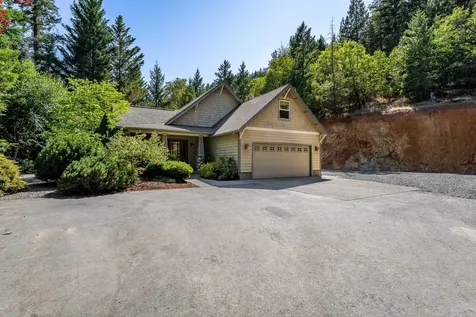 700 Rancho Vista Drive Grants Pass OR 97526