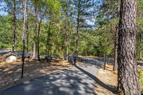 700 Rancho Vista Drive Grants Pass OR 97526