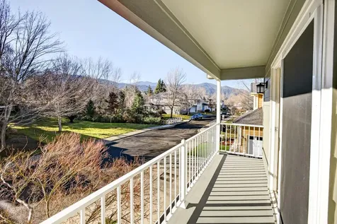 267 Meadow Drive Ashland OR 97520