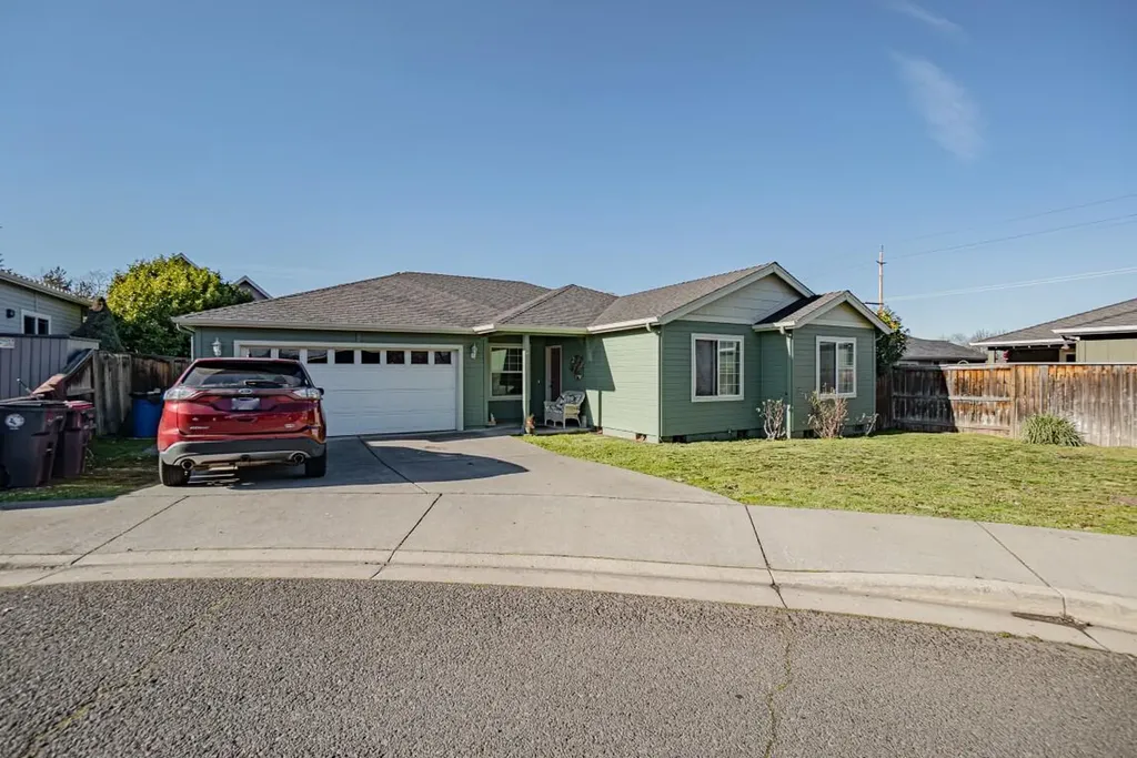 977 Garden Springs Circle Medford OR 97504