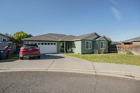977 Garden Springs Circle Medford OR 97504