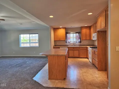 977 Garden Springs Circle Medford OR 97504