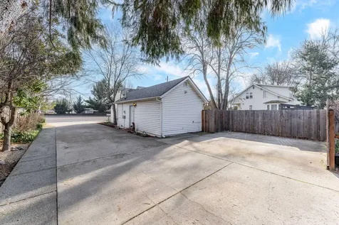 1288 S Columbus Avenue Medford OR 97501