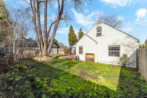 1288 S Columbus Avenue Medford OR 97501