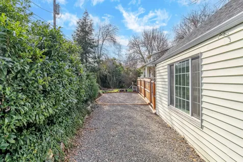 1288 S Columbus Avenue Medford OR 97501