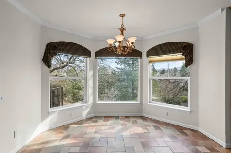 610 Sutton Place Ashland OR 97520