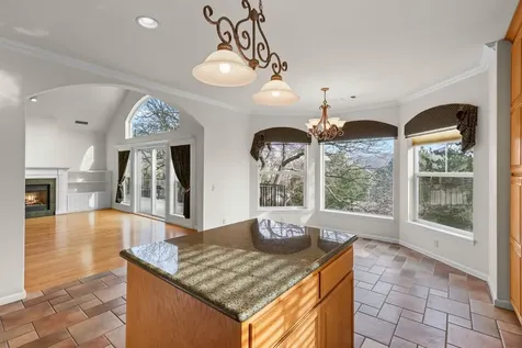 610 Sutton Place Ashland OR 97520