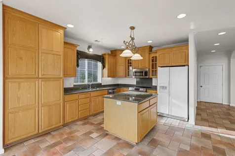 610 Sutton Place Ashland OR 97520