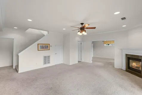 610 Sutton Place Ashland OR 97520