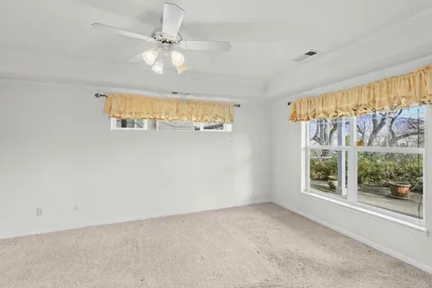610 Sutton Place Ashland OR 97520