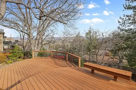 610 Sutton Place Ashland OR 97520