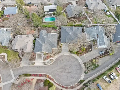 610 Sutton Place Ashland OR 97520