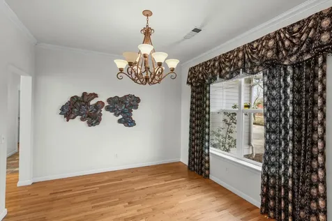 610 Sutton Place Ashland OR 97520