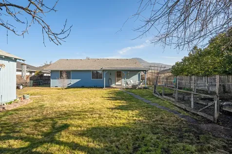 3063 Nettie Way Medford OR 97504