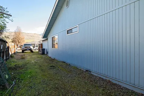 3063 Nettie Way Medford OR 97504