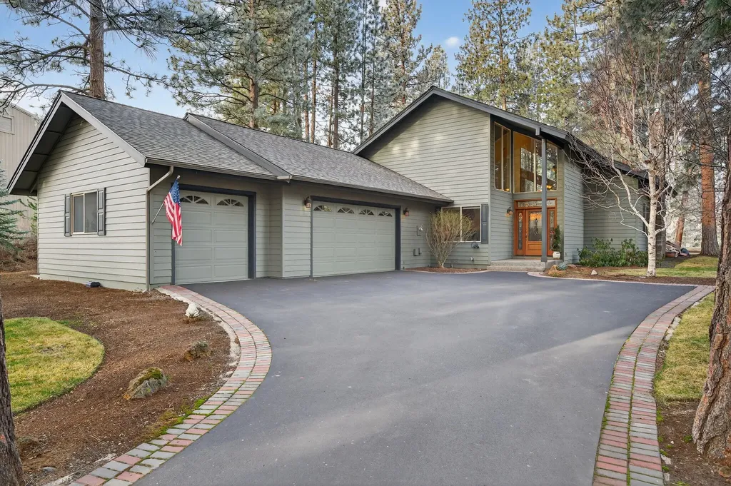 60644 Golf Village Loop Bend OR 97702