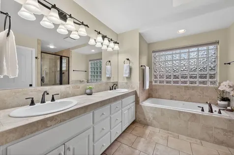 60644 Golf Village Loop Bend OR 97702