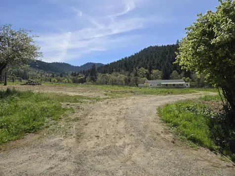 1065 Panther Gulch Road Williams OR 97544