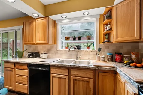 450 Crestview Loop Grants Pass OR 97527