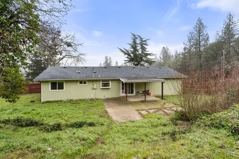 450 Crestview Loop Grants Pass OR 97527