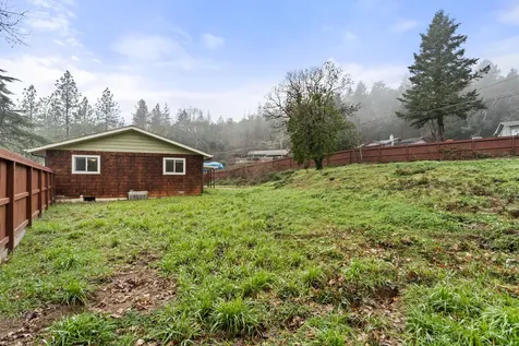 450 Crestview Loop Grants Pass OR 97527