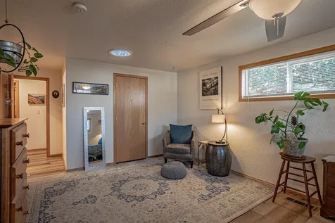 2015 Mae Street Ashland OR 97520
