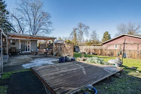 2015 Mae Street Ashland OR 97520