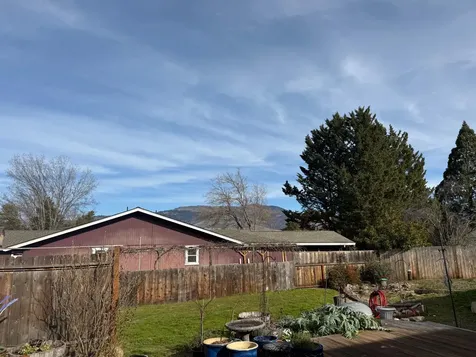 2015 Mae Street Ashland OR 97520