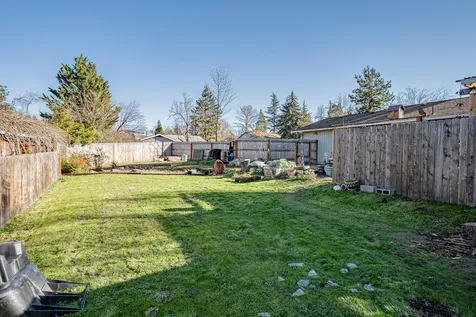 2015 Mae Street Ashland OR 97520