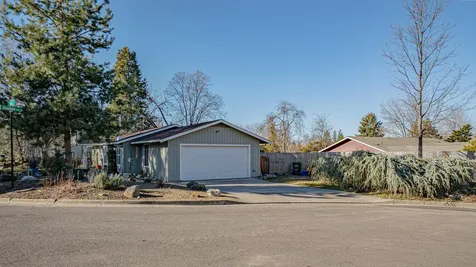 2015 Mae Street Ashland OR 97520
