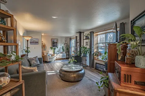 2015 Mae Street Ashland OR 97520