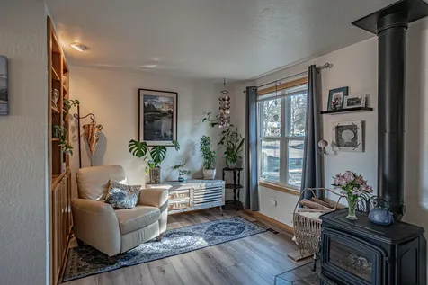 2015 Mae Street Ashland OR 97520