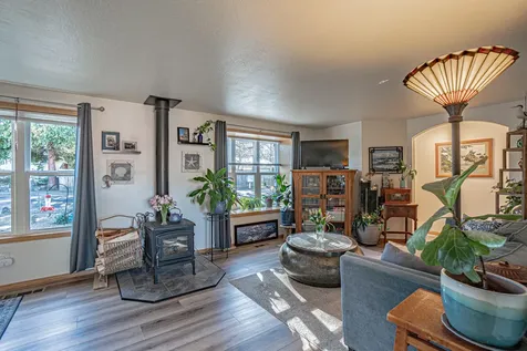 2015 Mae Street Ashland OR 97520