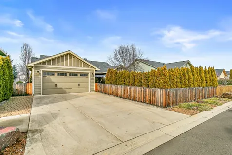 545 Bridge Creek Drive Central Point OR 97502