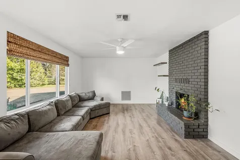 427 Lofland Lane Williams OR 97544