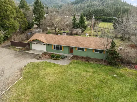 427 Lofland Lane Williams OR 97544