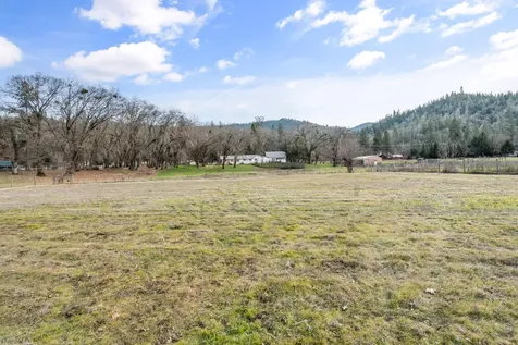 427 Lofland Lane Williams OR 97544