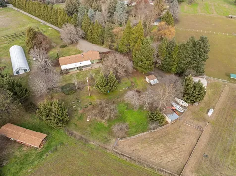 427 Lofland Lane Williams OR 97544